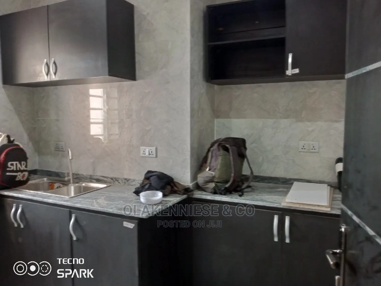 Furnished 3bdrm Block of Flats in Adeniran Ogunsanya, Surulere for rent in Surulere