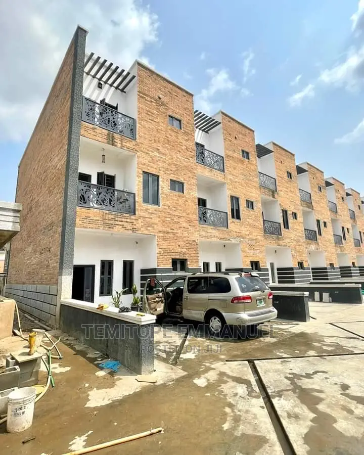 Furnished 4bdrm Duplex in Ikeja Gra for sale in Ikeja GRA
