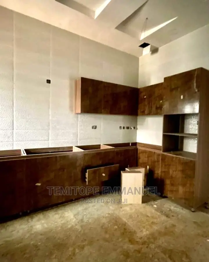 Furnished 4bdrm Duplex in Ikeja Gra for sale in Ikeja GRA
