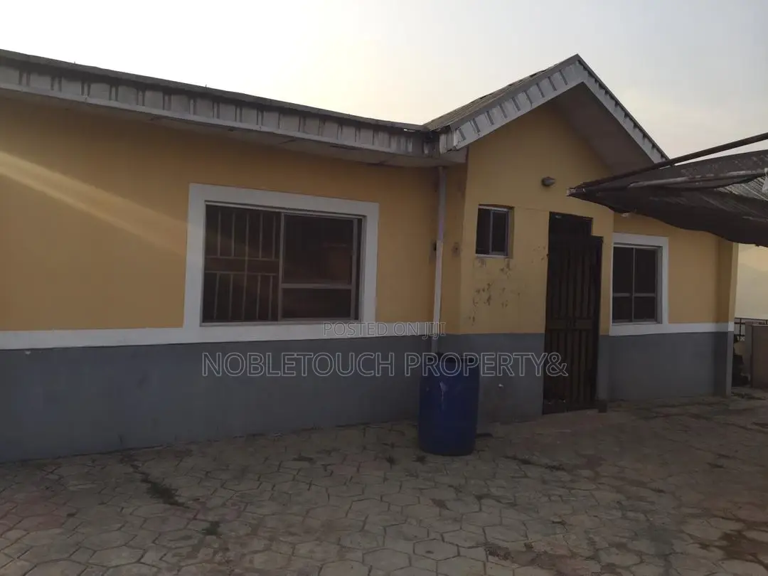 3bdrm Bungalow in Diamond Estate for sale in Iseri Olofin