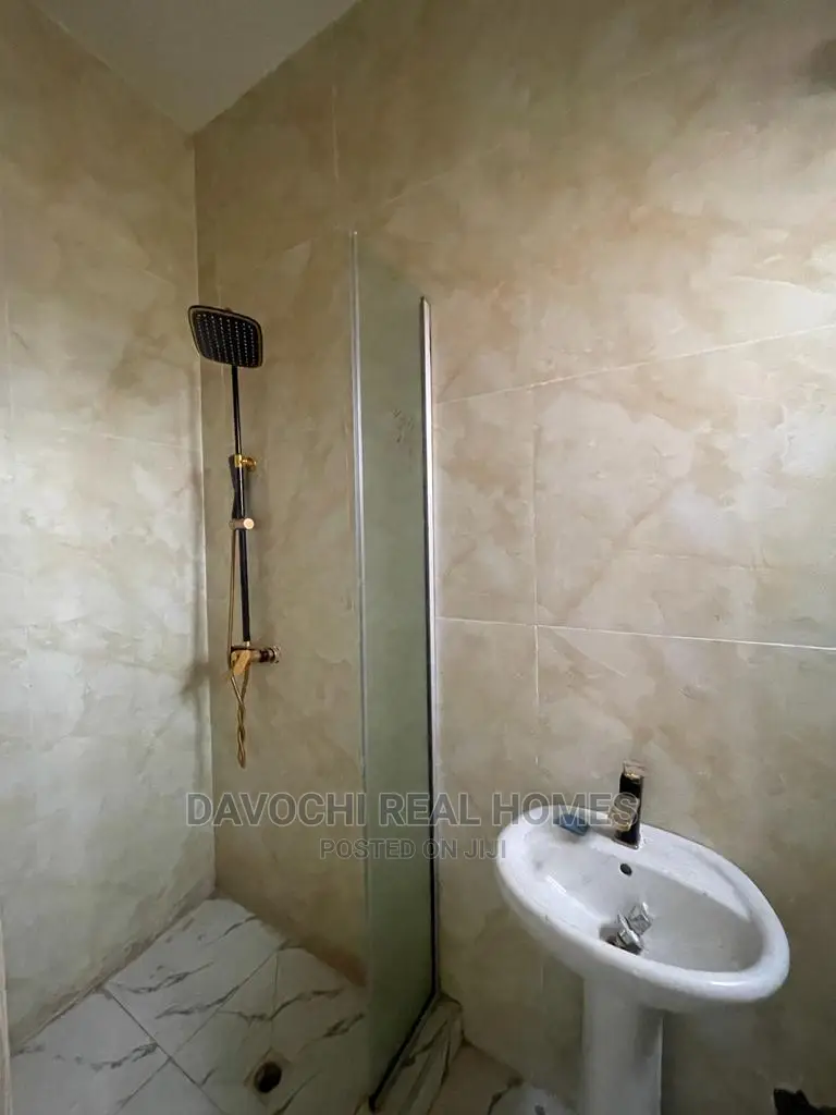 2bdrm Apartment in Abraham Adesanya, Lekki for rent in Lekki