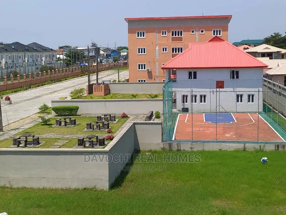 2bdrm Apartment in Ikota, Lekki for sale in Lekki
