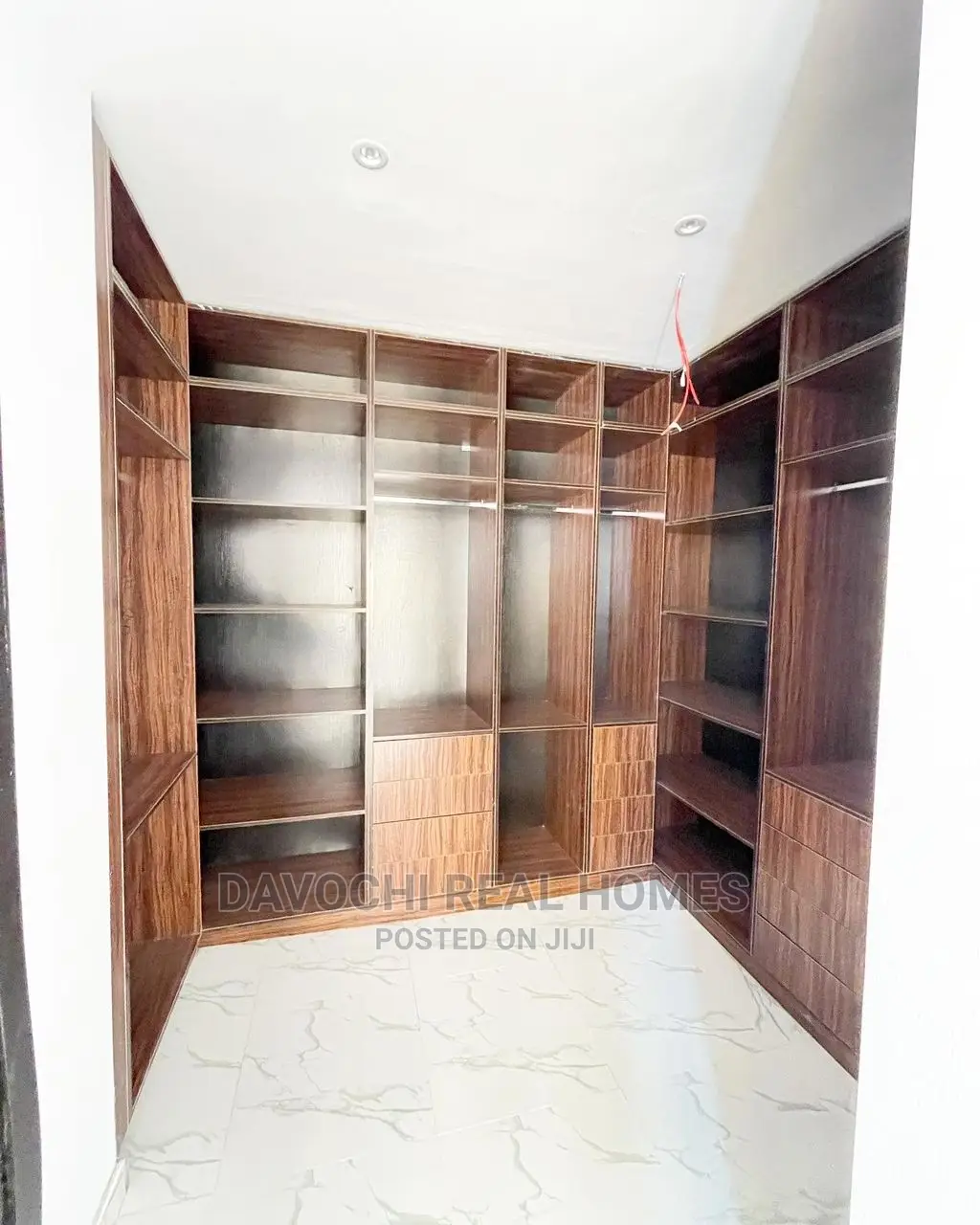 5bdrm Duplex in Chevron Estate, Lekki for Sale in Lekki