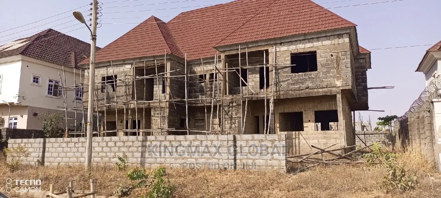 3bdrm Duplex in Mare Estate, Life Camp for sale in Life Camp