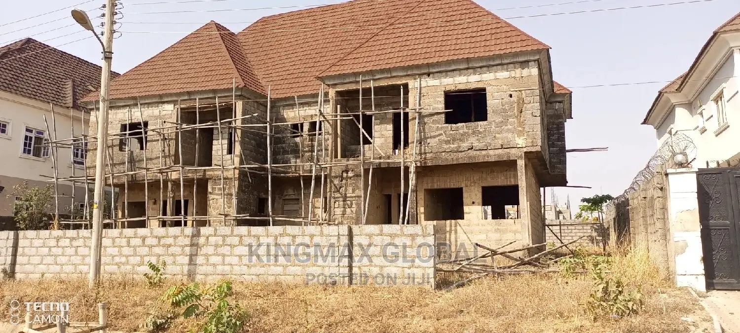 3bdrm Duplex in Mare Estate, Life Camp for sale in Life Camp