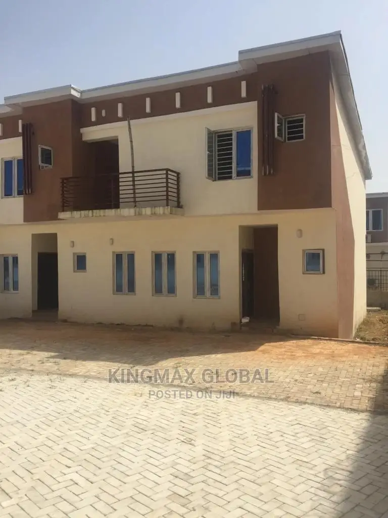 3bdrm Duplex in Mare Estate, Life Camp for sale in Life Camp