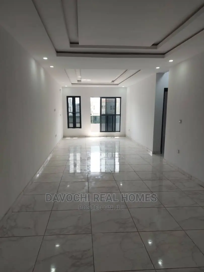2bdrm Apartment in Chevron Estate, Lekki for rent in Lekki