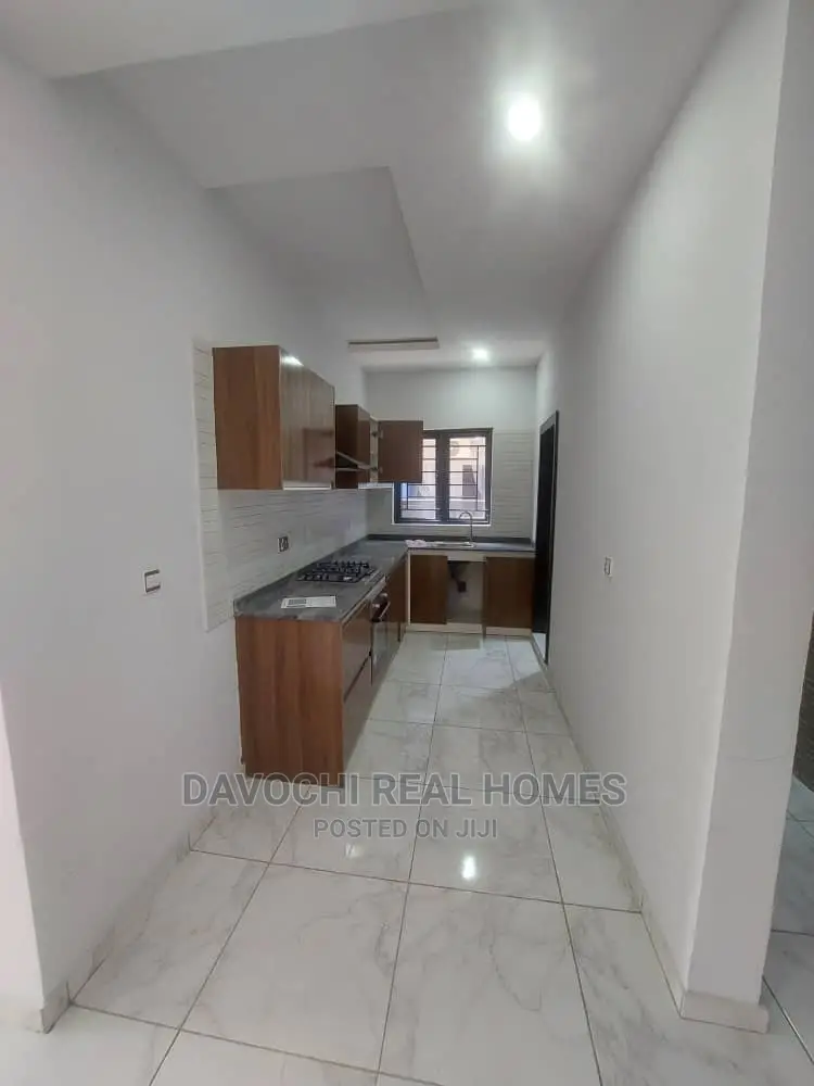 2bdrm Apartment in Chevron Estate, Lekki for rent in Lekki