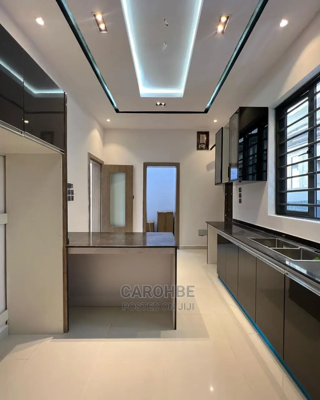 4bdrm Duplex in Ologolo, Lekki for Sale in Lekki
