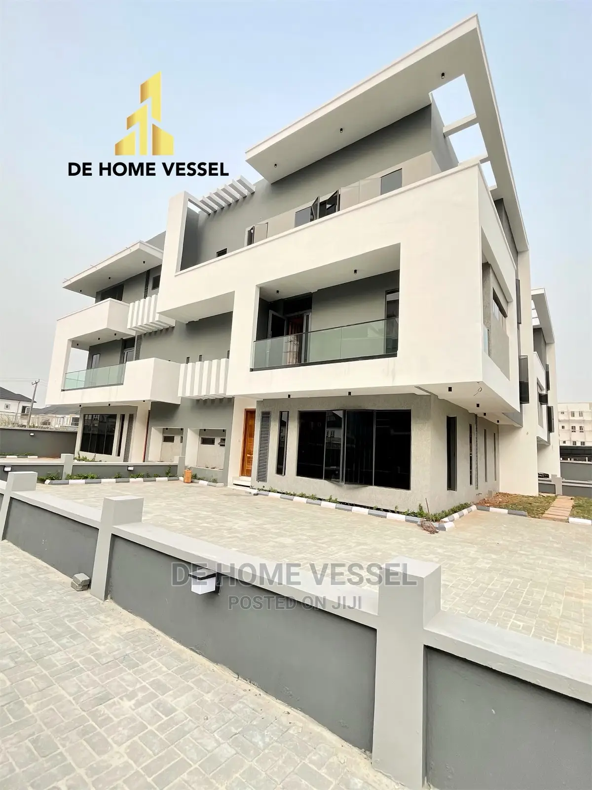 5bdrm Duplex in Osapa london for sale in Osapa london