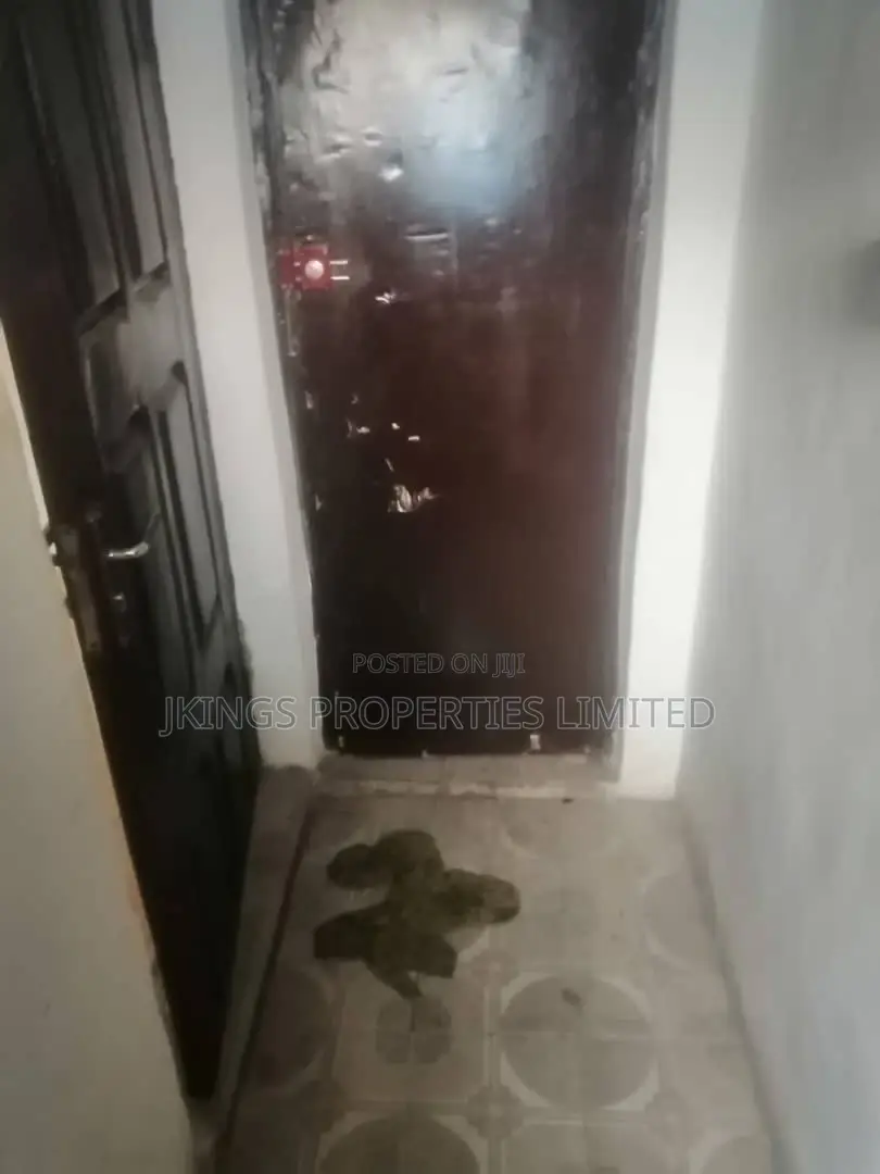 Studio Apartment in Lawanson for rent in Lawanson