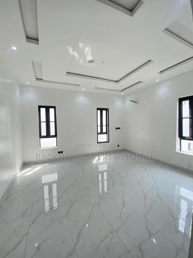 6bdrm Duplex in Ikate for Sale in Ikate