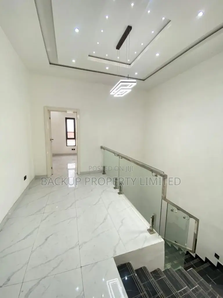 6bdrm Duplex in Ikate for Sale in Ikate