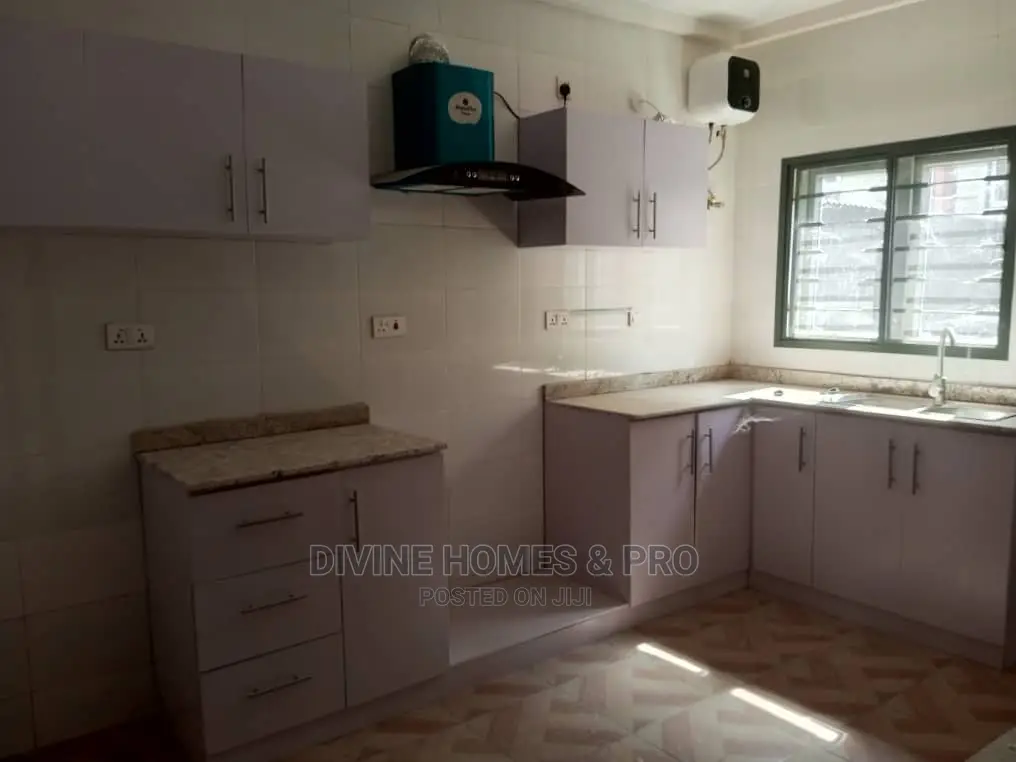 4bdrm Duplex in Life Camp for sale in Life Camp