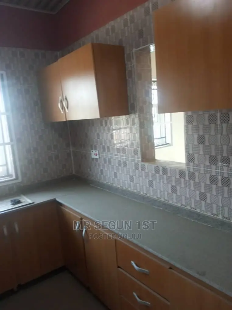 2bdrm Bungalow in Atere Estate Off for rent in Akala Express
