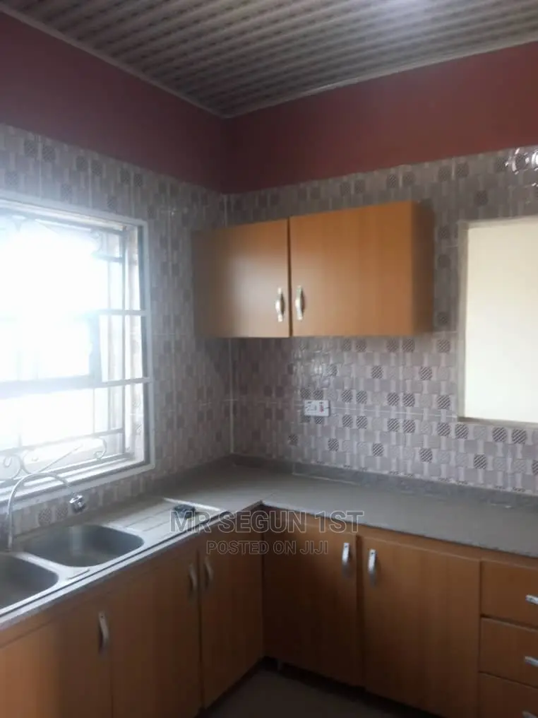 2bdrm Bungalow in Atere Estate Off for rent in Akala Express