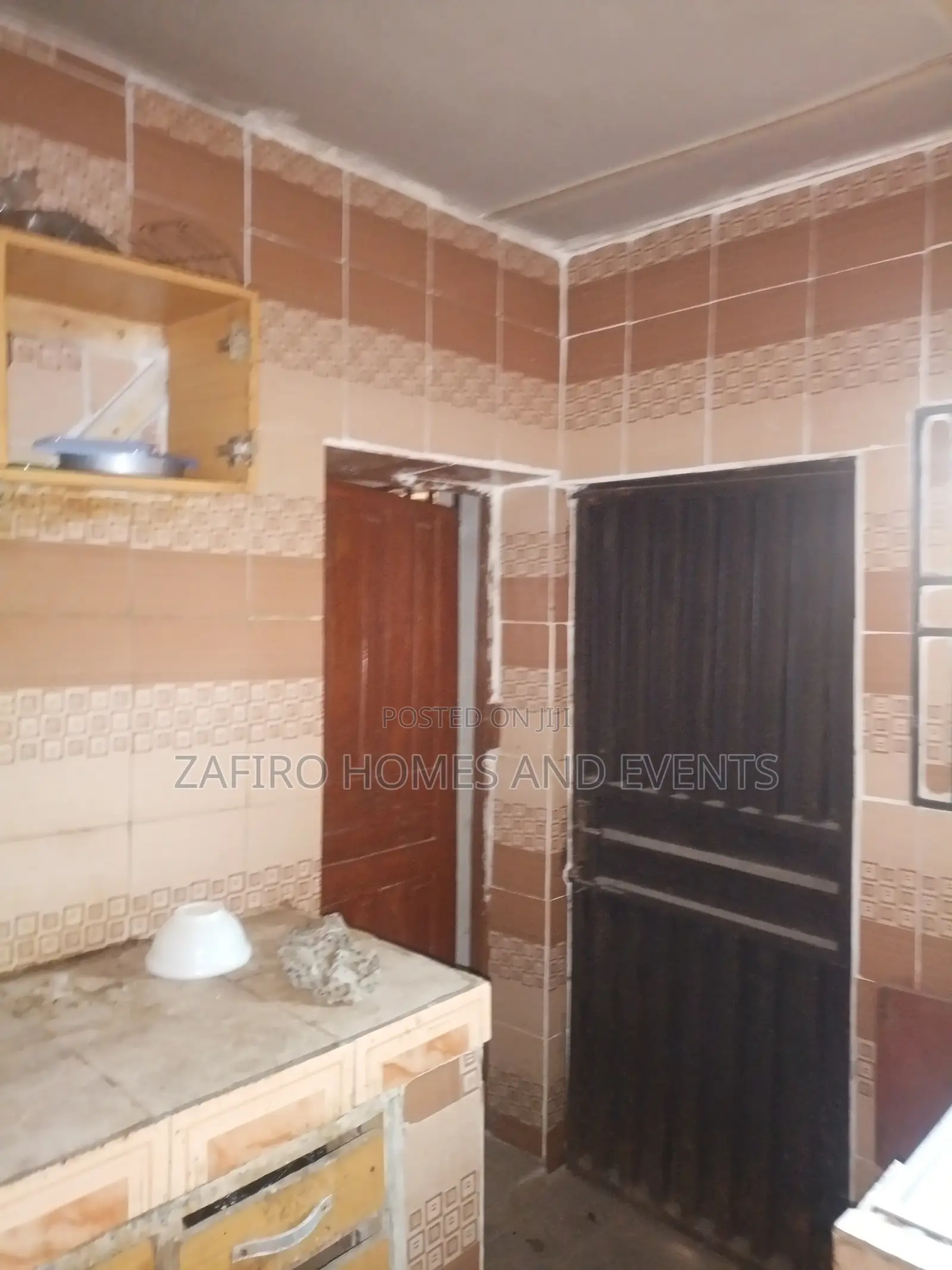 3bdrm Bungalow in Ife Estate, Iwo Road for sale in Iwo Road