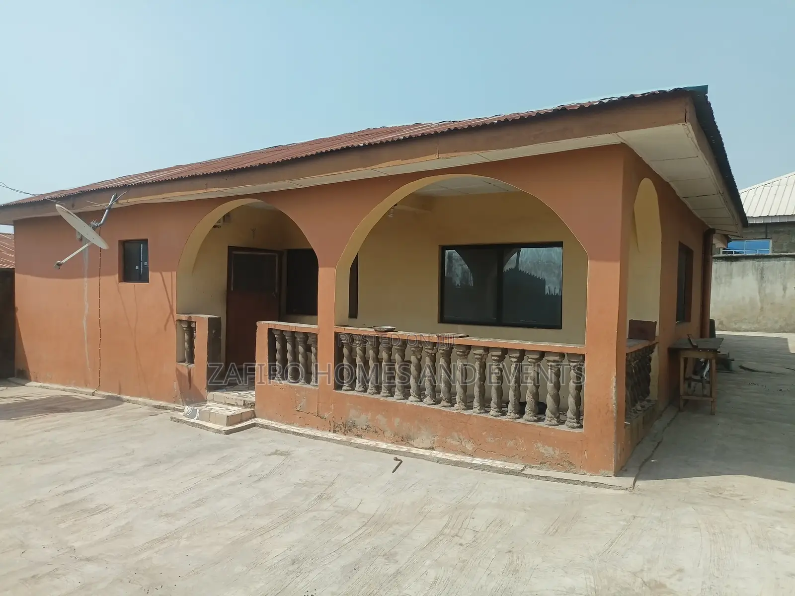 3bdrm Bungalow in Ife Estate, Iwo Road for sale in Iwo Road
