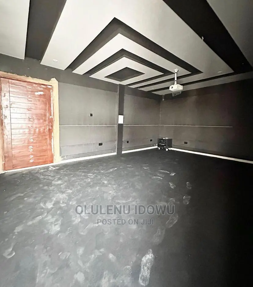 Furnished 6bdrm Duplex in Alimosho for Sale in Alimosho