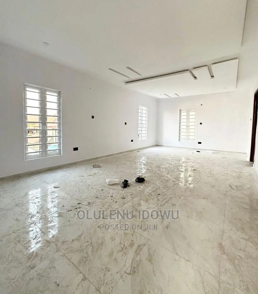 Furnished 6bdrm Duplex in Alimosho for Sale in Alimosho