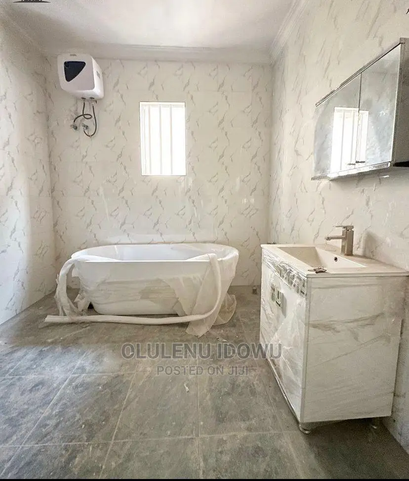 Furnished 6bdrm Duplex in Alimosho for Sale in Alimosho