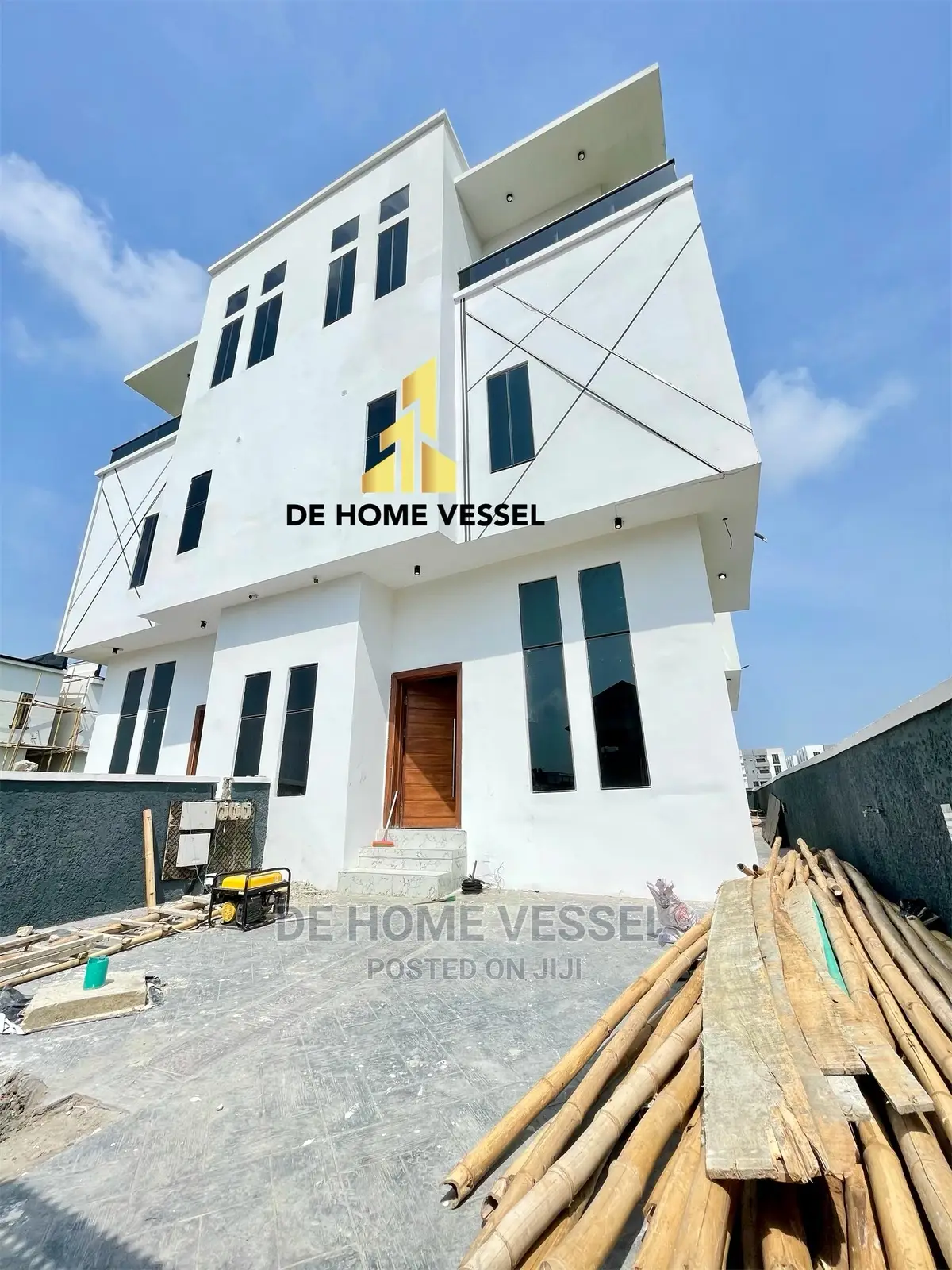 5bdrm Duplex in Ikate for Sale in Ikate