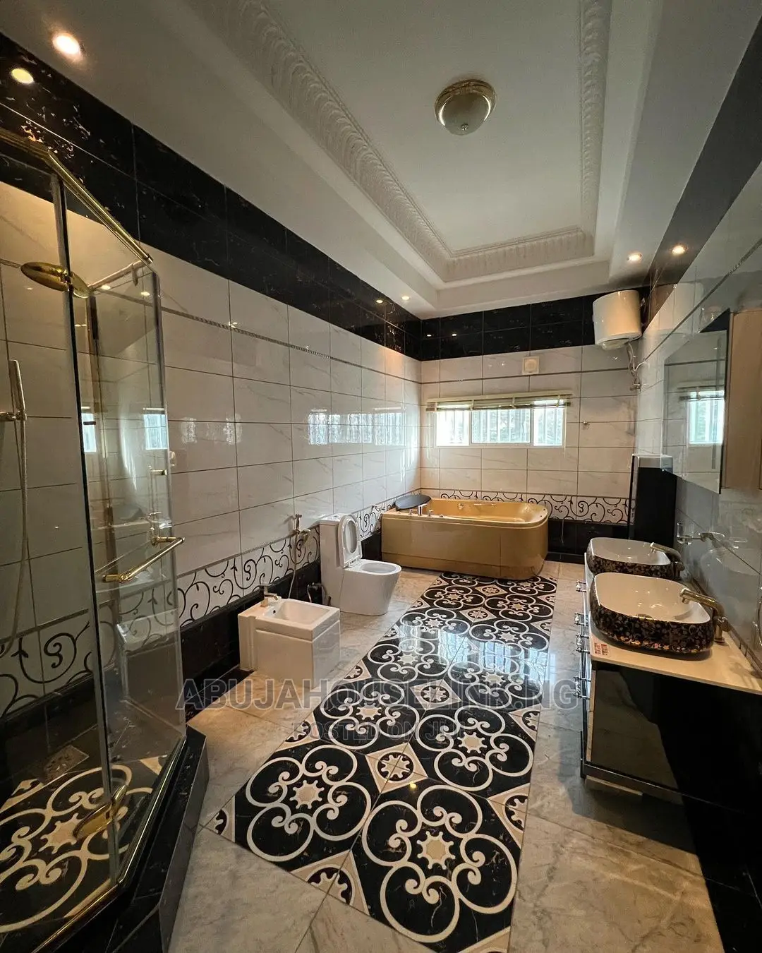 Furnished 9bdrm Mansion in Asokoro for sale in Asokoro