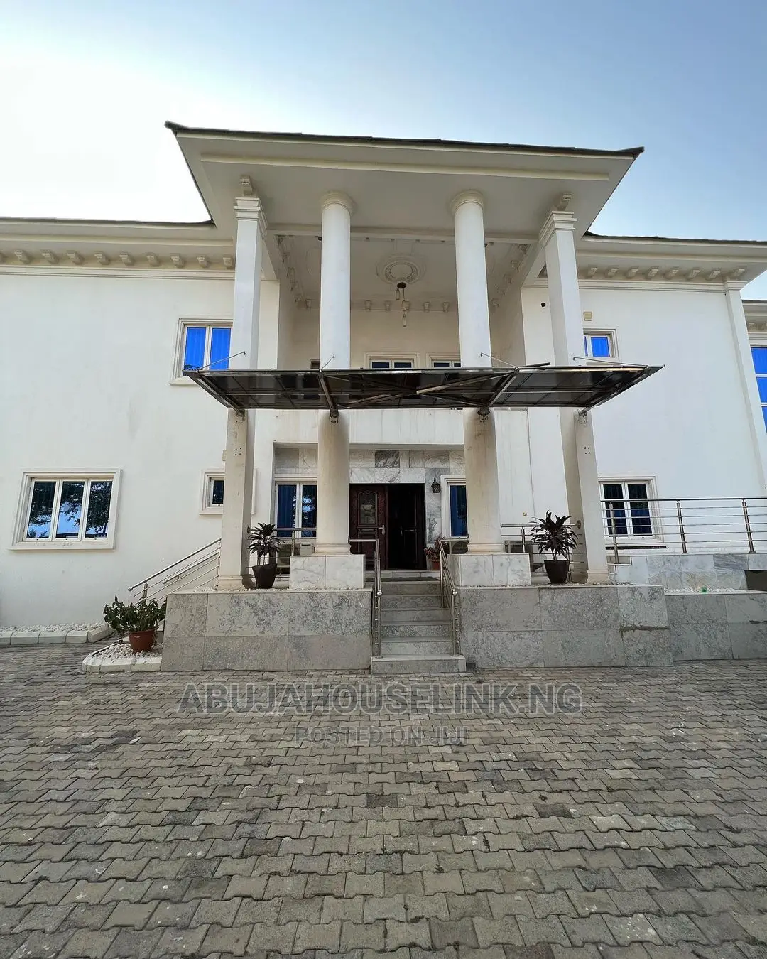 Furnished 9bdrm Mansion in Asokoro for sale in Asokoro