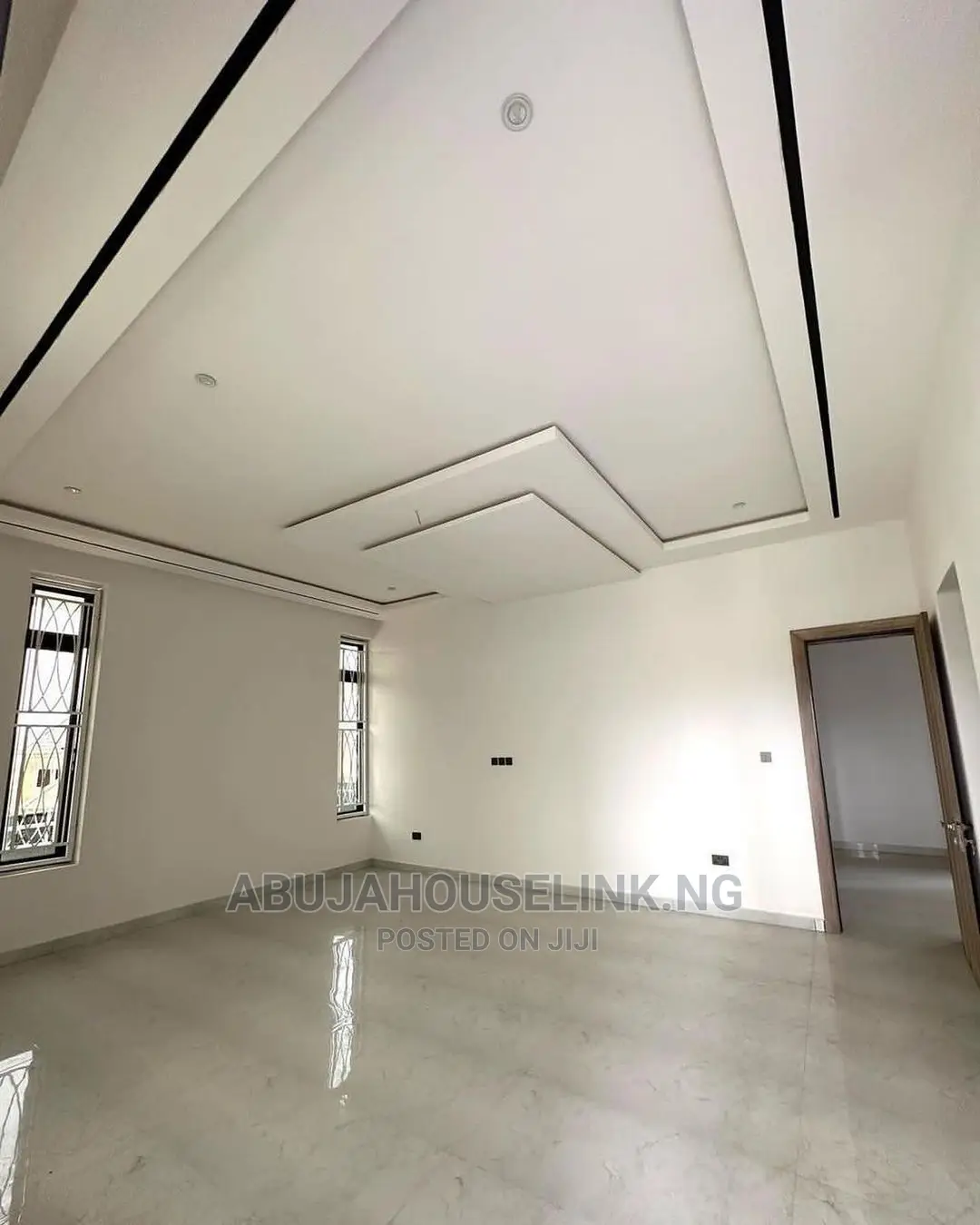 5bdrm Duplex in Apo Resettlement for sale in Apo Resettlement