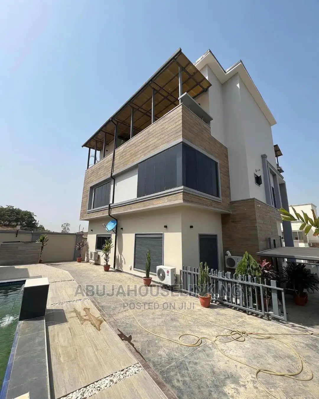 Furnished 5bdrm Duplex in Guzape Abuja for sale in Guzape District