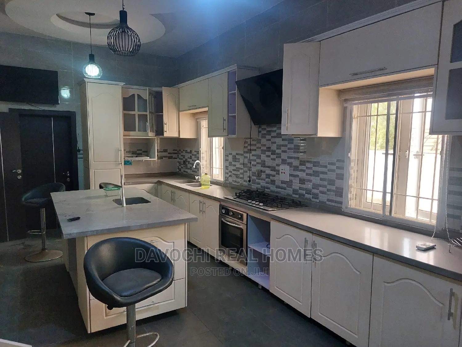 Furnished 6bdrm Apartment in Pinnock Estate Osapa, Lekki for rent in Lekki
