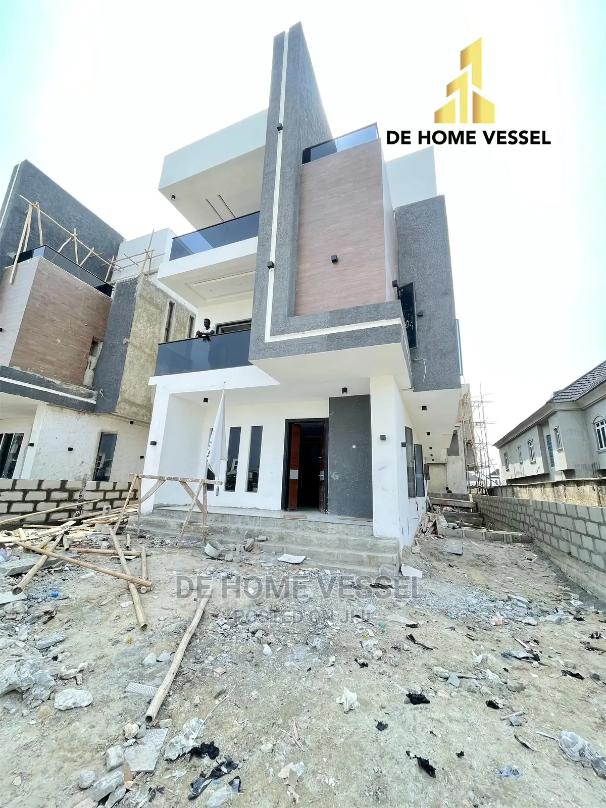 5bdrm Duplex in Ikate for Sale in Ikate