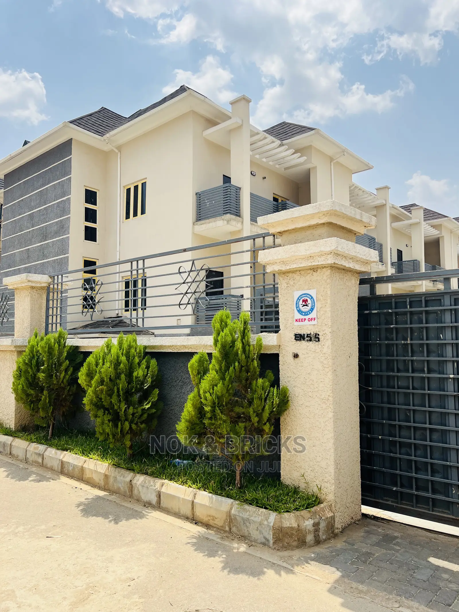 4bdrm Duplex in Peach Court, Guzape District for sale in Guzape District