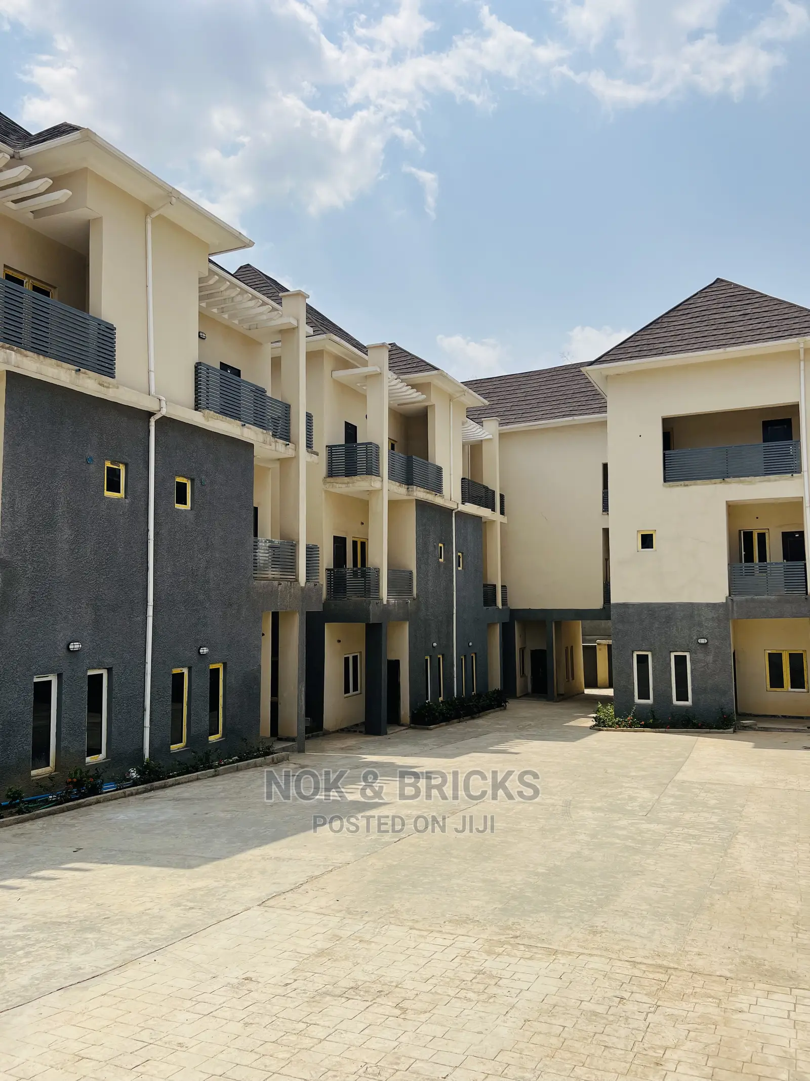 4bdrm Duplex in Peach Court, Guzape District for sale in Guzape District