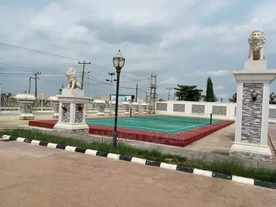DISTRESS SALE !! Adron Phase 2 Extension Downtown Estate in Sagamu