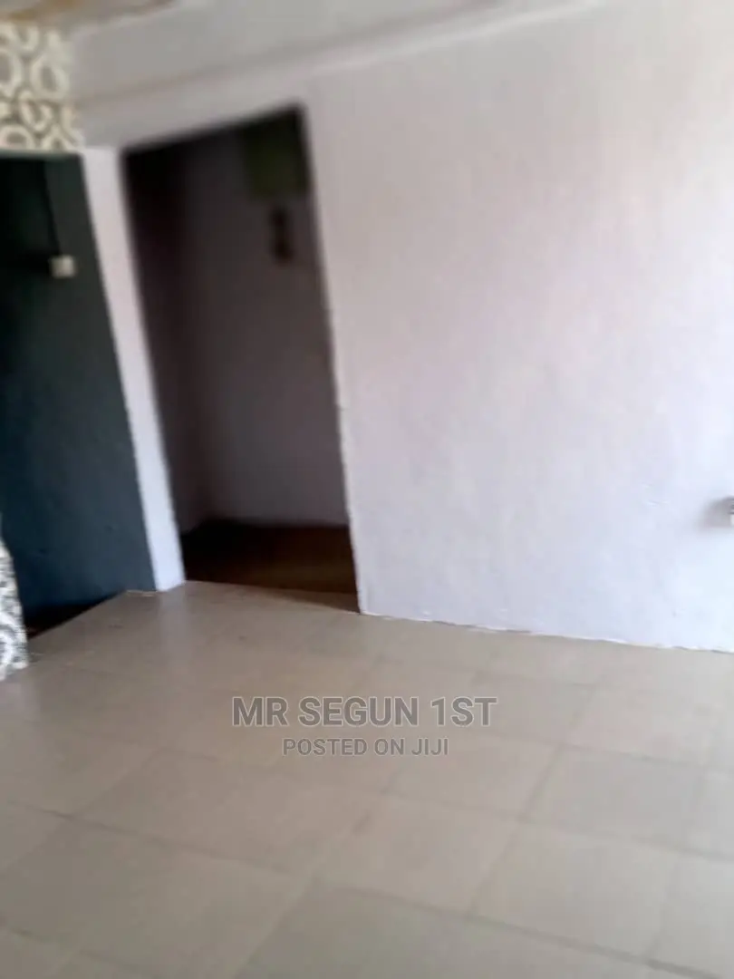 2bdrm Bungalow in Estate, Apata for rent in Apata