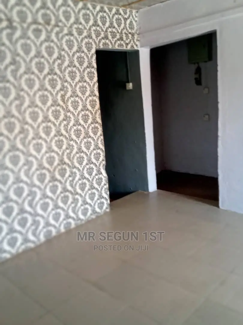 2bdrm Bungalow in Estate, Apata for rent in Apata