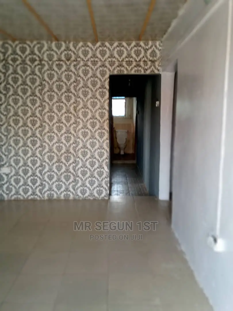 2bdrm Bungalow in Estate, Apata for rent in Apata
