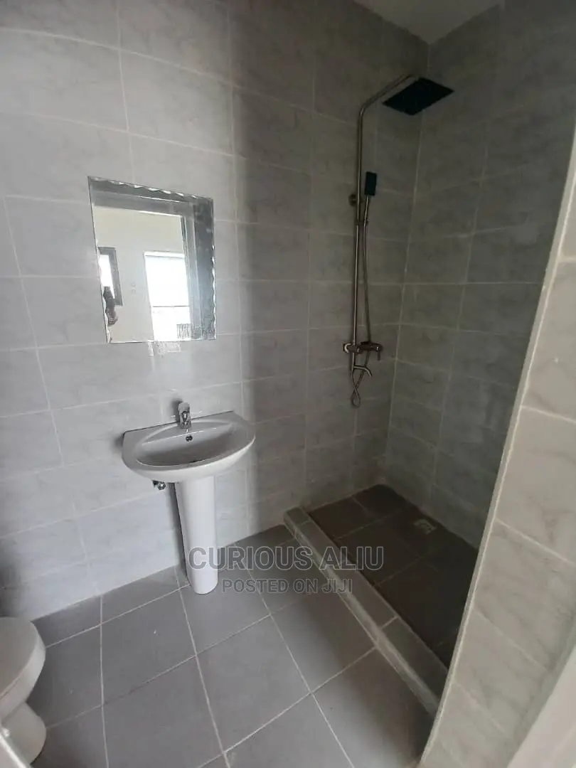2bdrm Block of Flats in Urban Shelter, Life Camp for rent in Life Camp