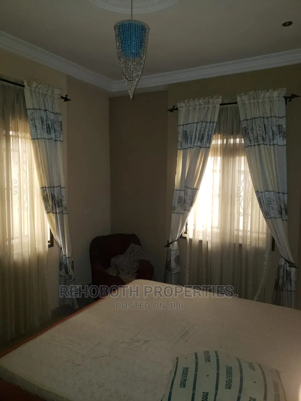 4bdrm Bungalow in Golden, Ibadan for Sale in Ibadan