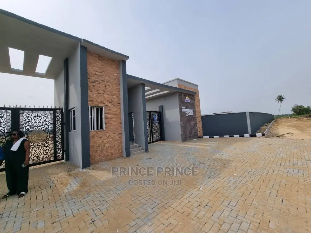 Lagoon Front Estate in Epe
