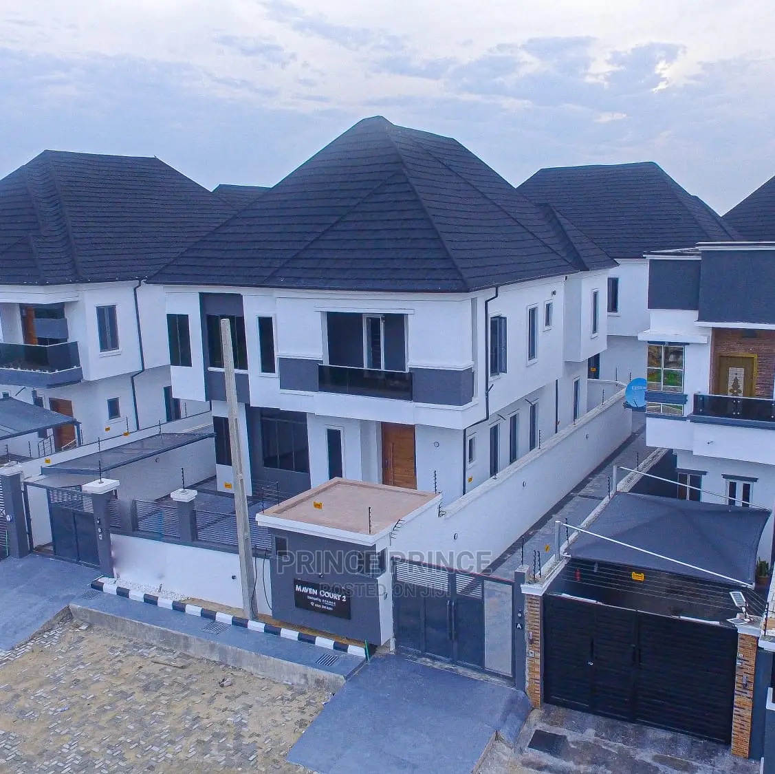 5bdrm Duplex in Maven Court 2, Lekki for Sale in Lekki