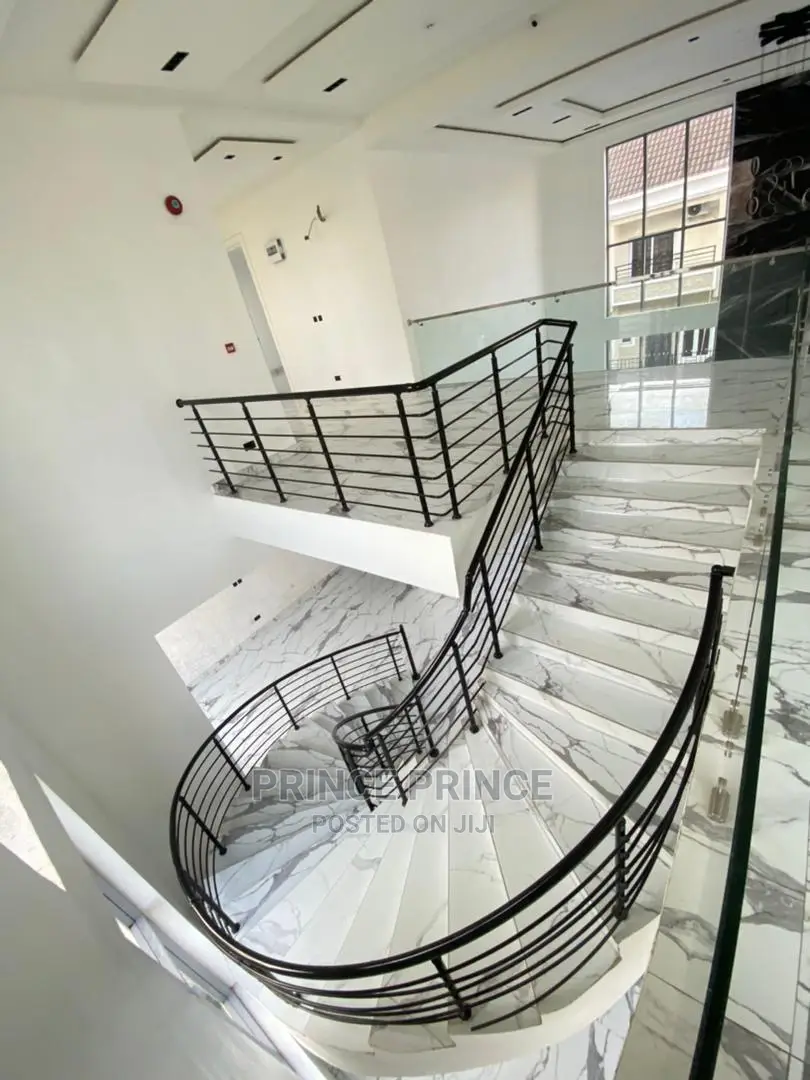5bdrm Duplex in Lekki for Sale in Lekki