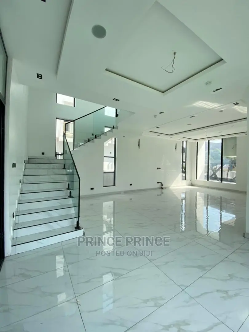 5bdrm Duplex in Lekki for Sale in Lekki