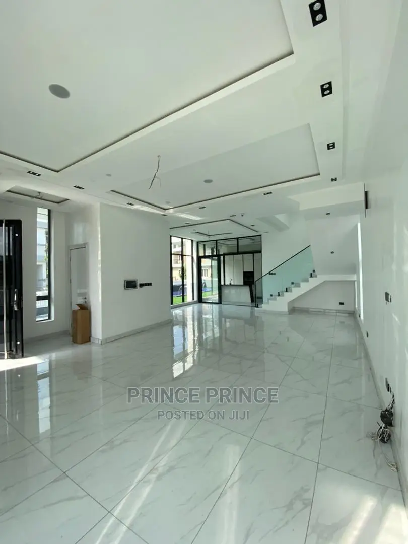 5bdrm Duplex in Lekki for Sale in Lekki