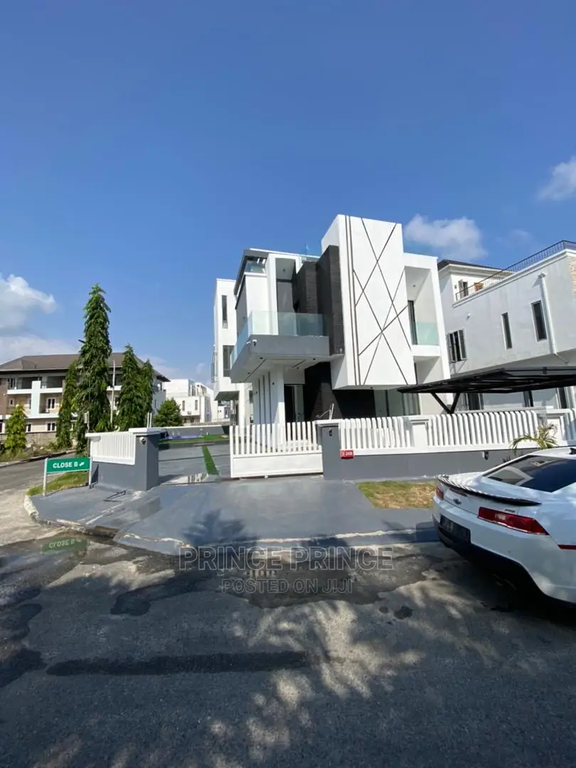 5bdrm Duplex in Lekki for Sale in Lekki