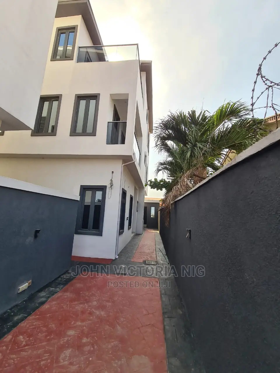 5bdrm Duplex in Magodo Fase One for sale in Magodo Isheri