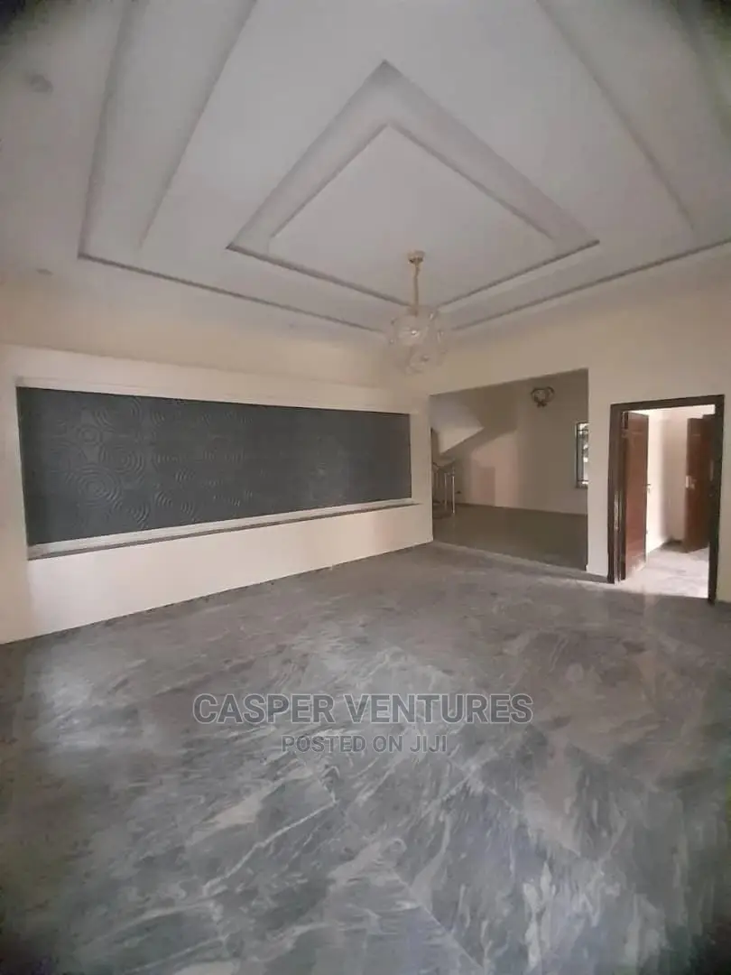 5bdrm Duplex in Chevyview, Chevron for Sale in Chevron