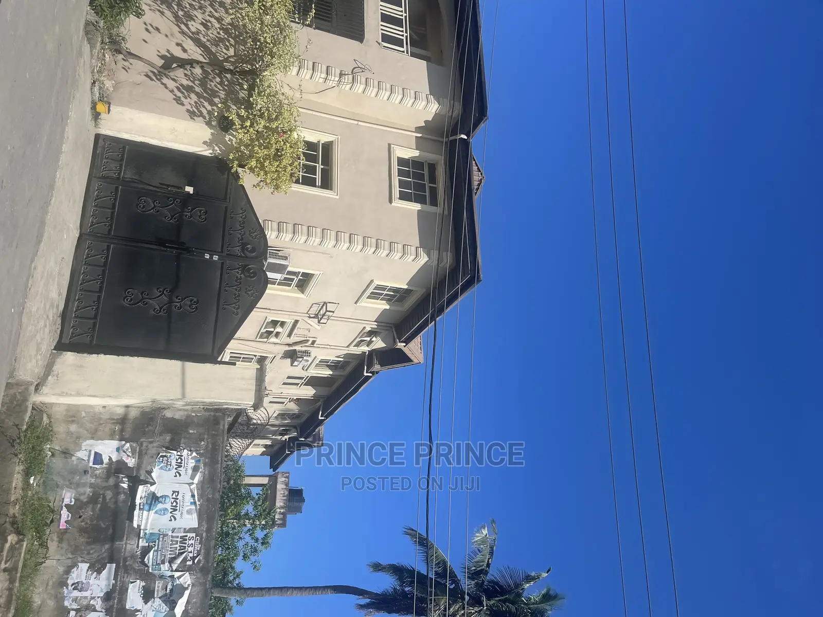 Furnished 3bdrm Block of Flats in Surulere for sale in Surulere