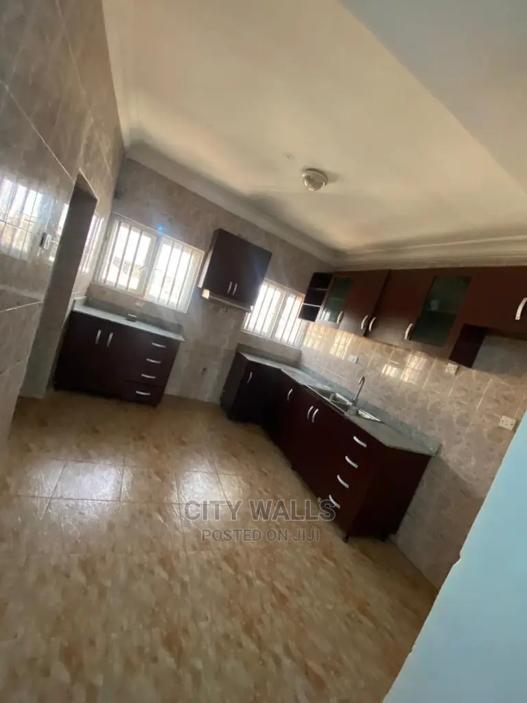 3bdrm Block of Flats in Lekki Phase 1 for rent in Lekki Phase 1